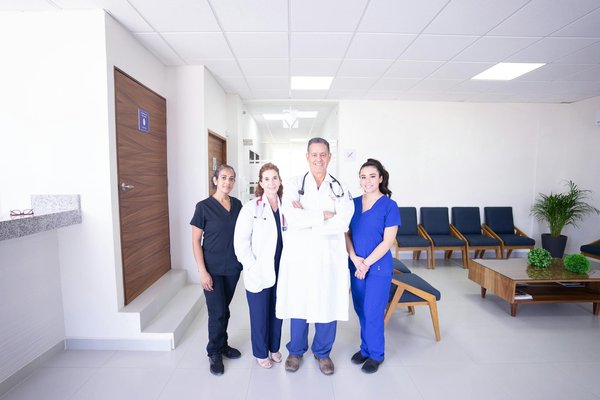 Comment les attitudes positives influencent-elles notre perception de la douleur et du stress?